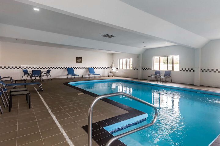 Pool 10 of 65