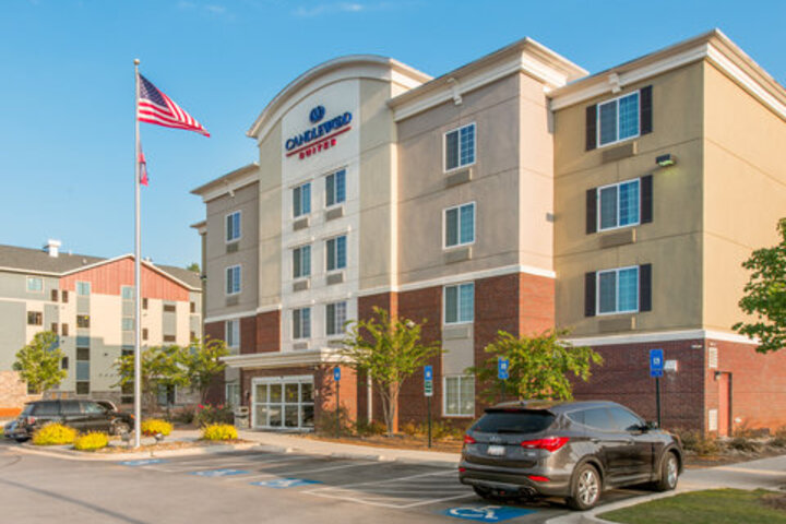 Hotel 2 of 51