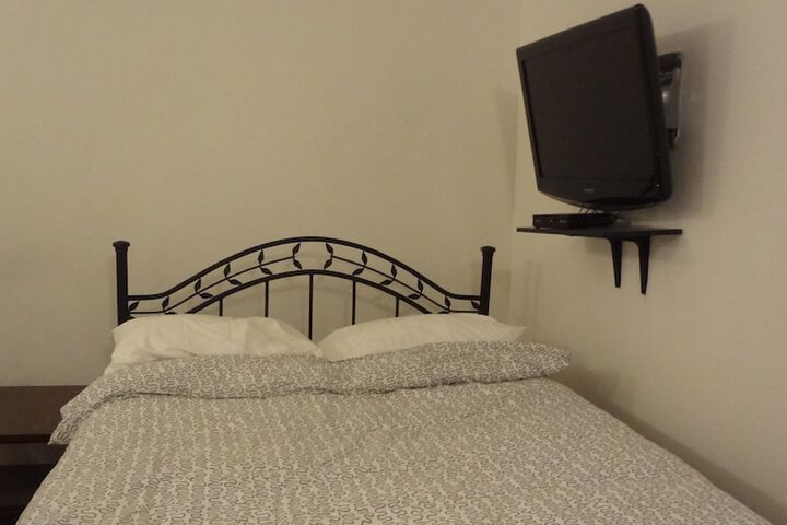 Room 52 of 71