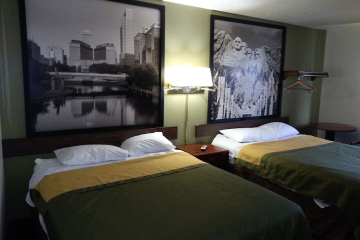 Room 21 of 32