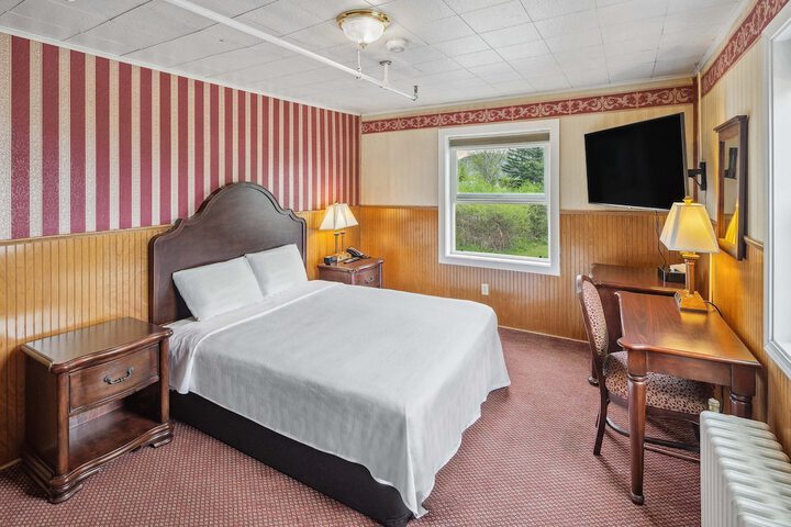 Room 33 of 53