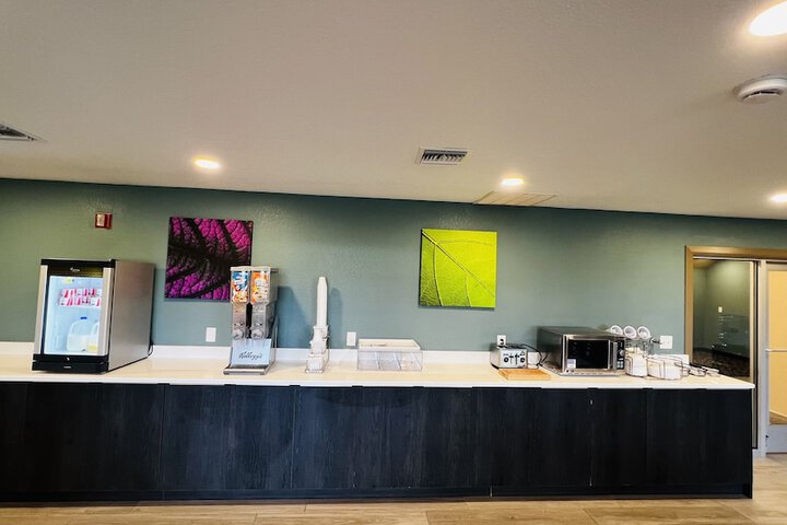 Breakfast/Coffee Service 33 of 39