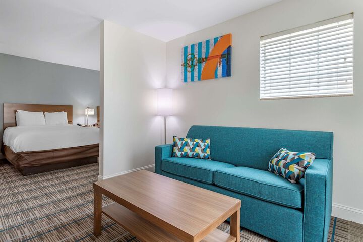 Room 35 of 47