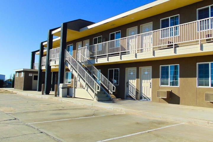 Corcoran Country Inn