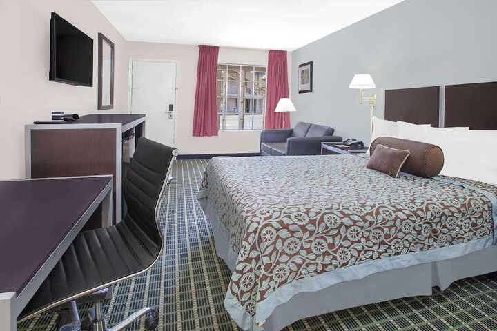 Room 36 of 48