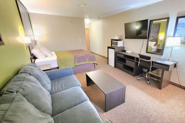 Room 18 of 27