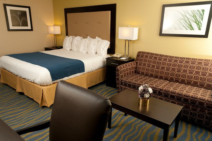 Room 14 of 27