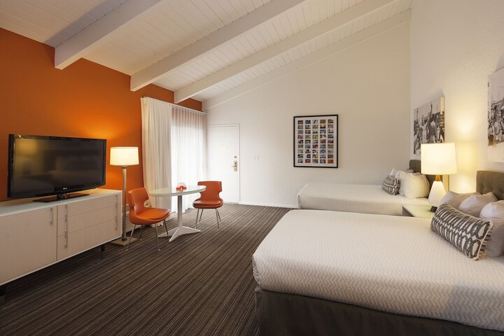 Room 10 of 37