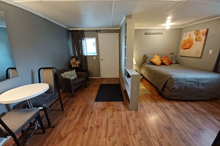 Deerview Motel & Cabins