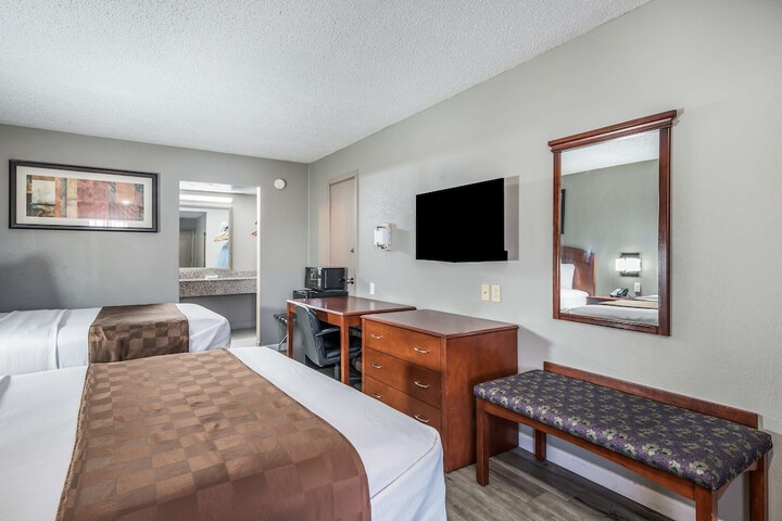 Room 16 of 30