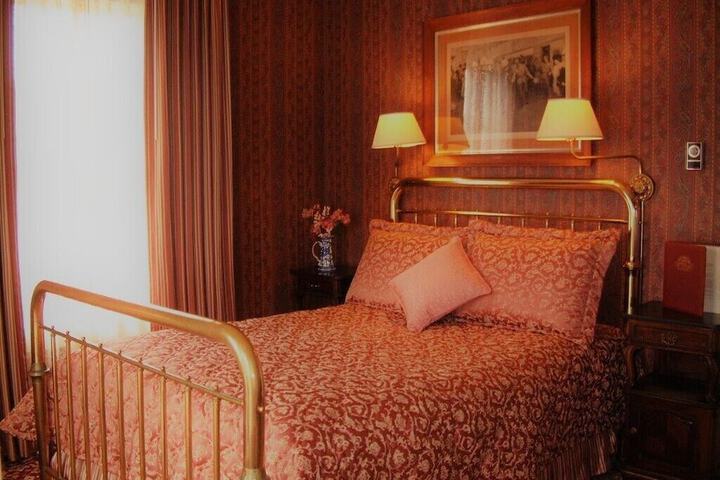 Room 11 of 20