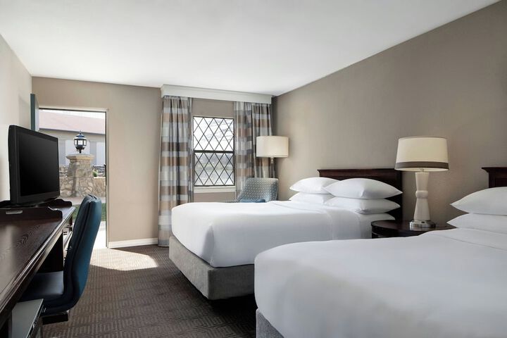 Sheraton Westport Chalet Hotel St. Louis