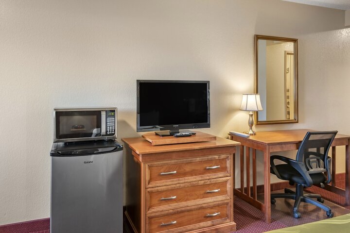 Room 30 of 46