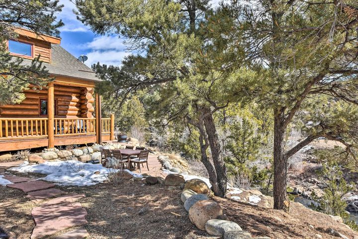 Riverfront Retreat w / Hot Tub: Fish & Hike!