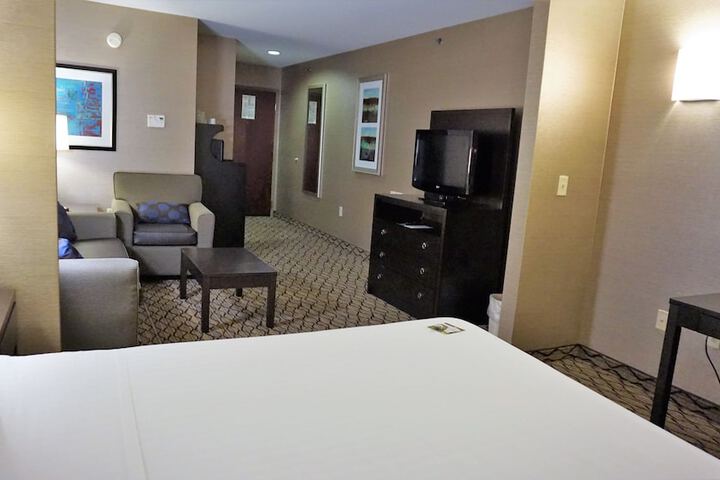 Room 27 of 50