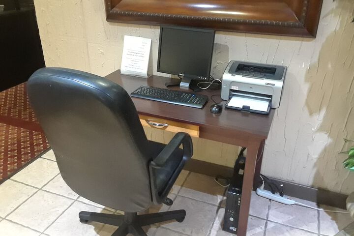 Business Center 33 of 35