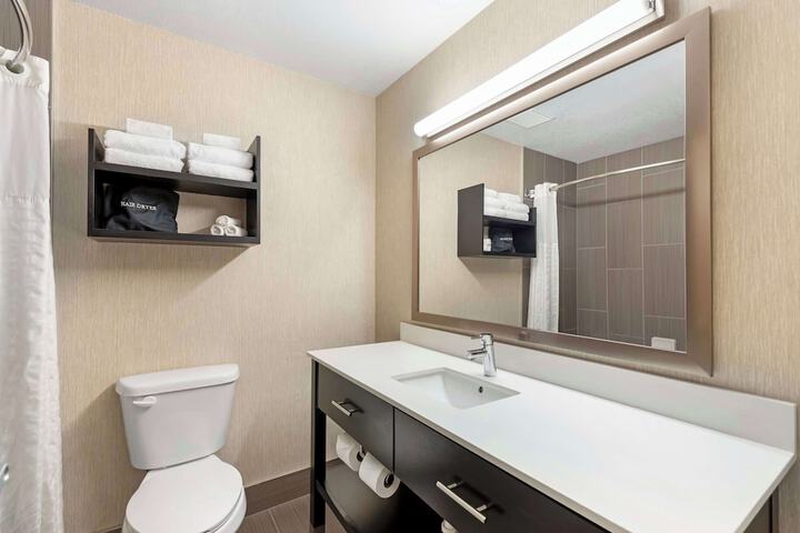 Room 21 of 34