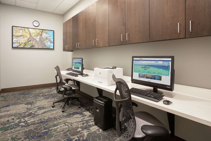 Business Center 39 of 39