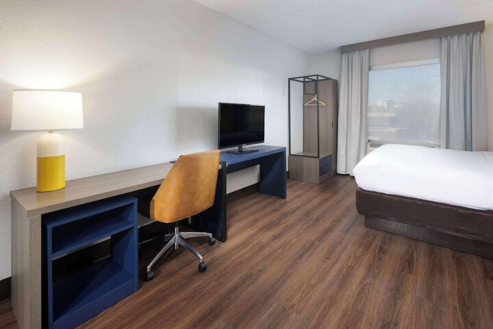 Room 15 of 43