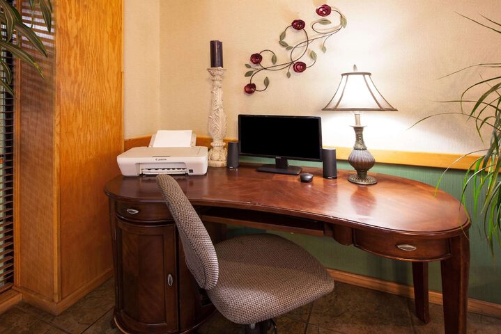 Business Center 15 of 15