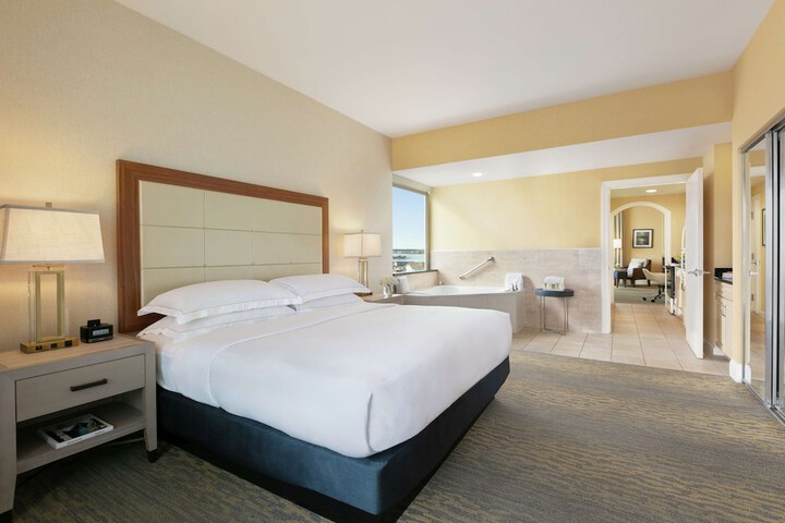 Hilton Ocean City Oceanfront Suites