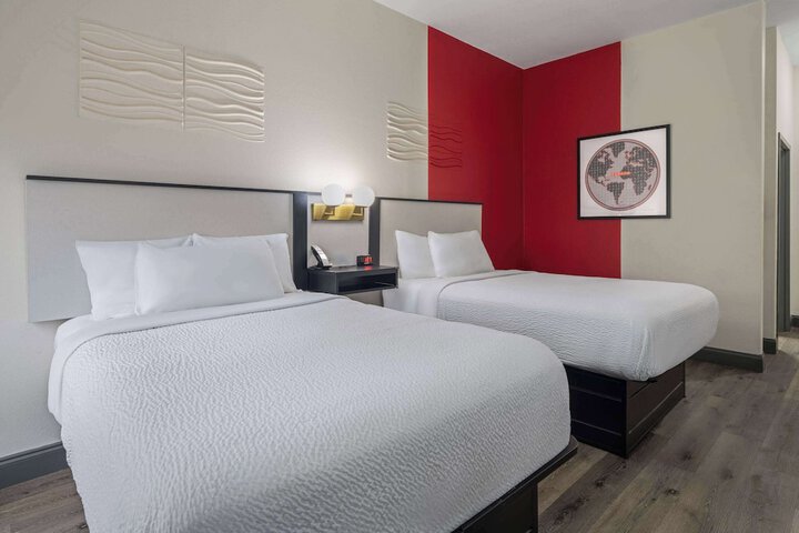 Room 6 of 22