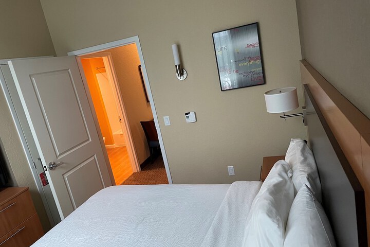 Room 26 of 68