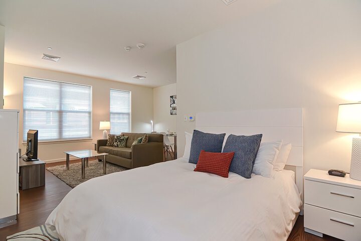 Room 14 of 65