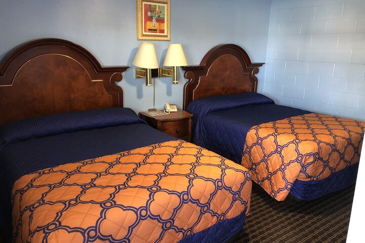 Room 9 of 34