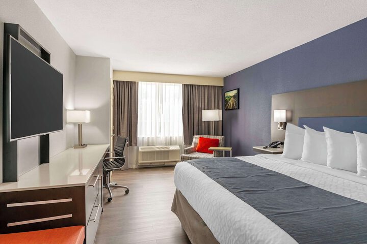 Room 34 of 42