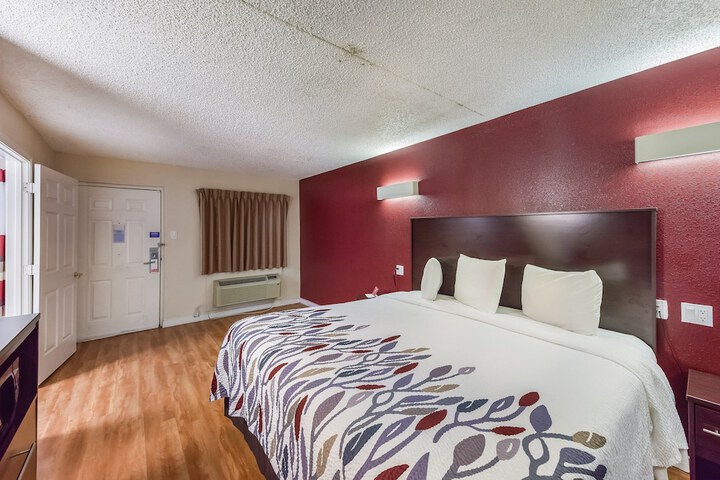 Room 9 of 20