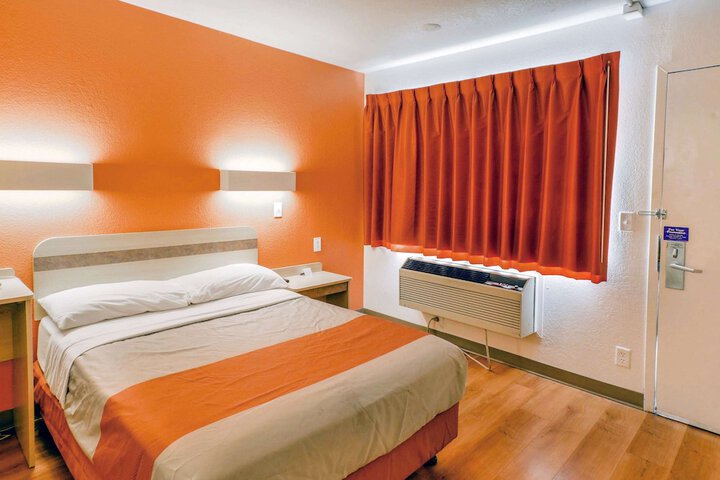 Room 22 of 30