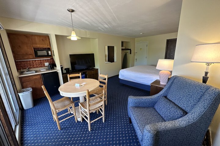 Room 80 of 157