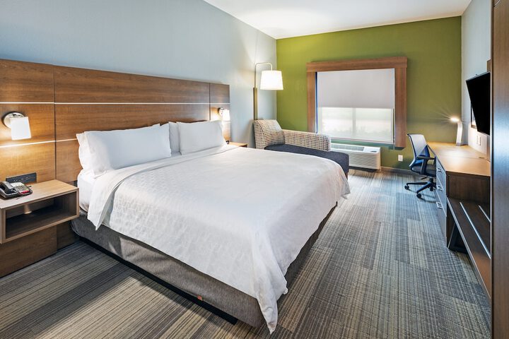 Room 32 of 75
