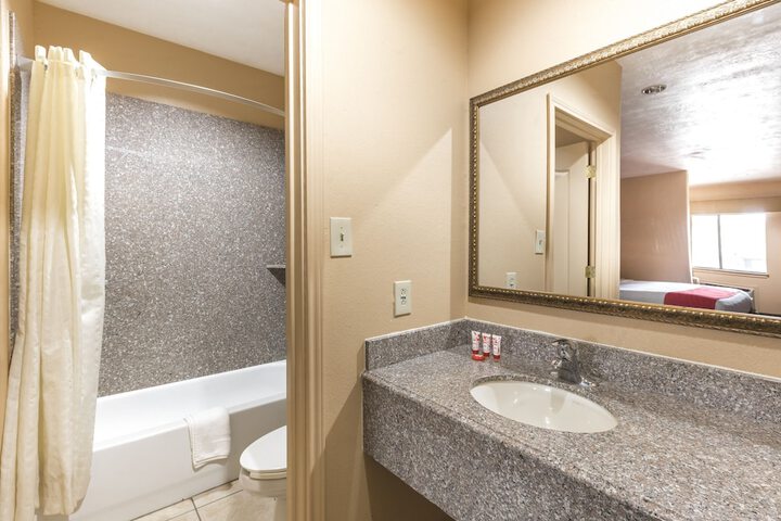 Room 11 of 28