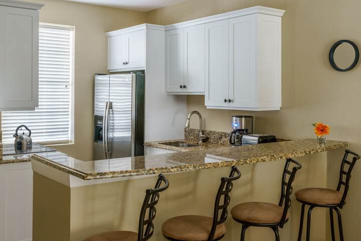 Olde Marco Island Inn and Suites