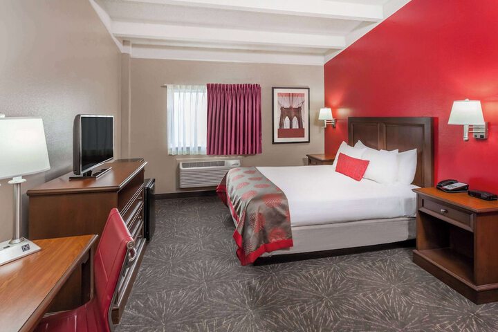 Room 13 of 29