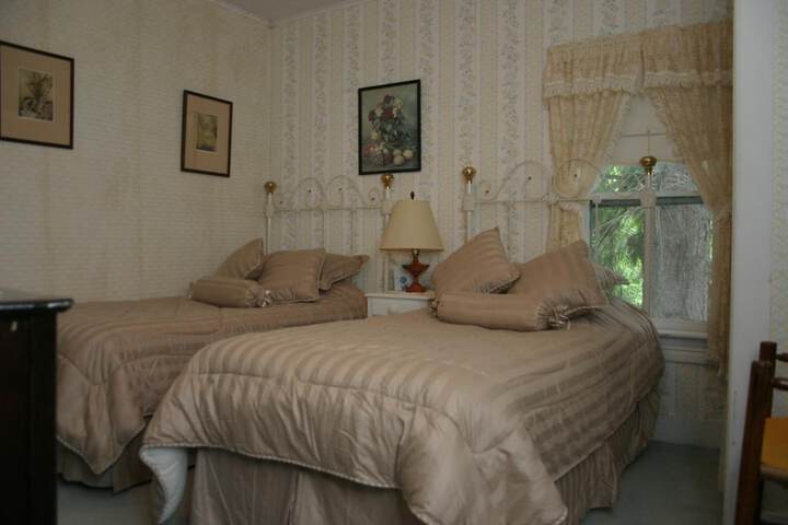 Room 13 of 62