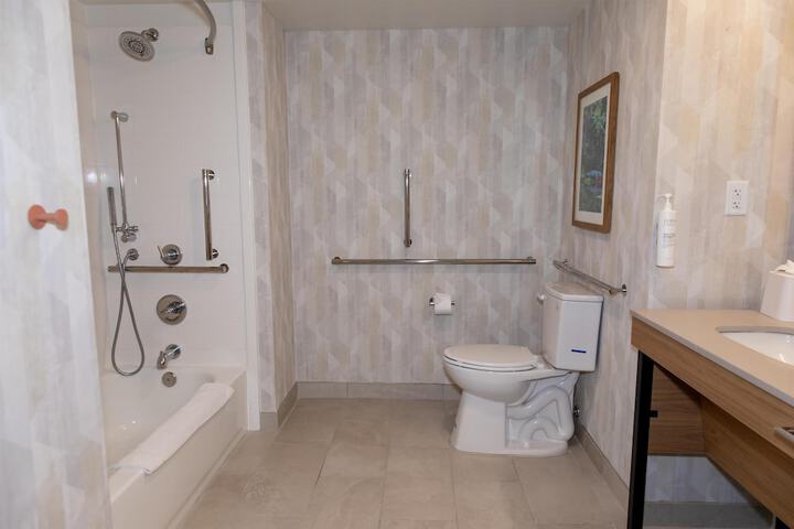 Hampton Inn & Suites Jennings