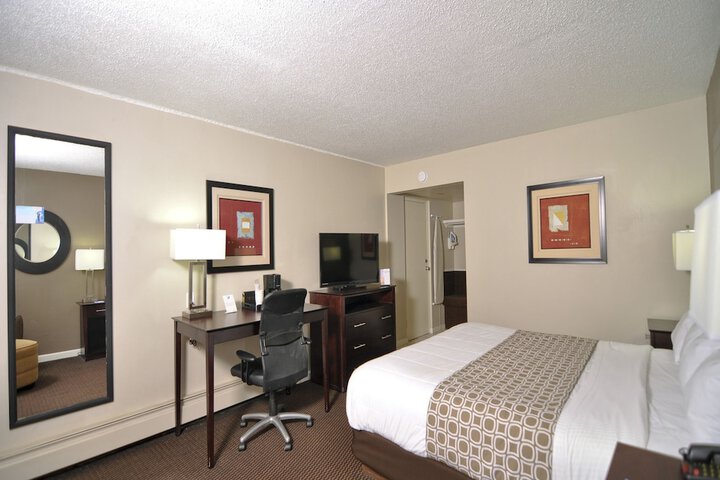 Room 11 of 36