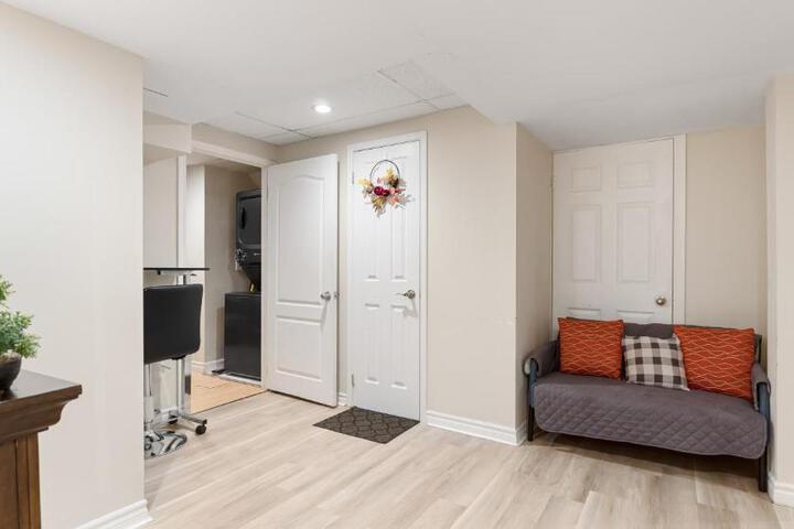 Finished 2 BR Apartment in an Upscale Area of Ajax