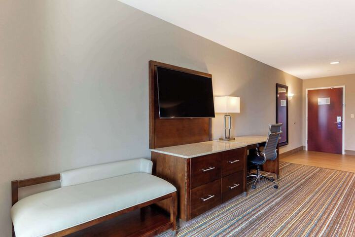 Room 44 of 68