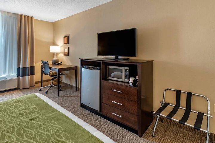 Comfort Inn & Suites Bryant - Benton