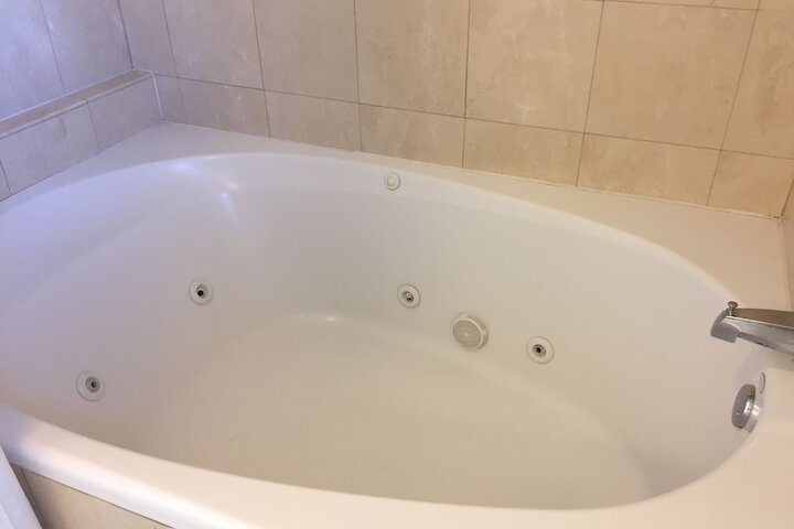 Hot Tub 58 of 62