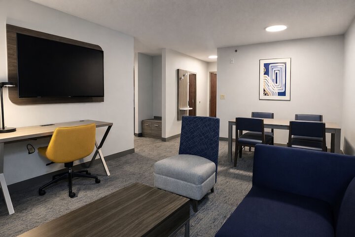 Holiday Inn Express Hotel & Suites St. Paul-Woodbury by IHG