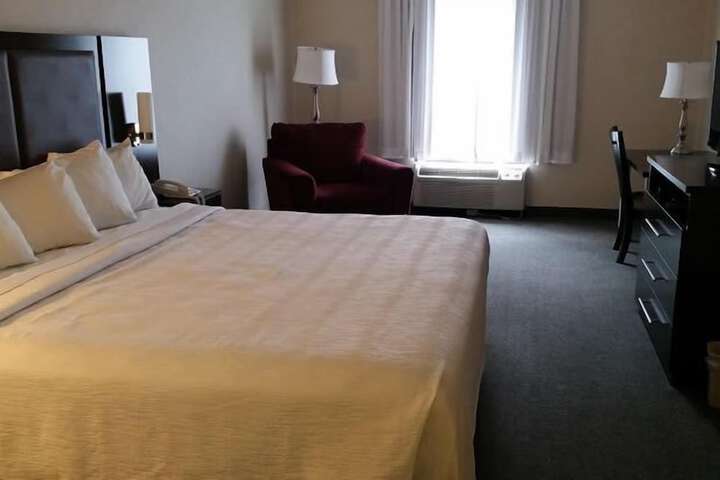 Gold Vault Inn