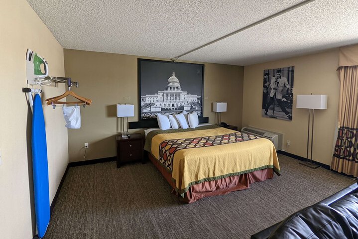 Room 12 of 30