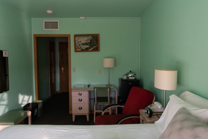 Room 27 of 75