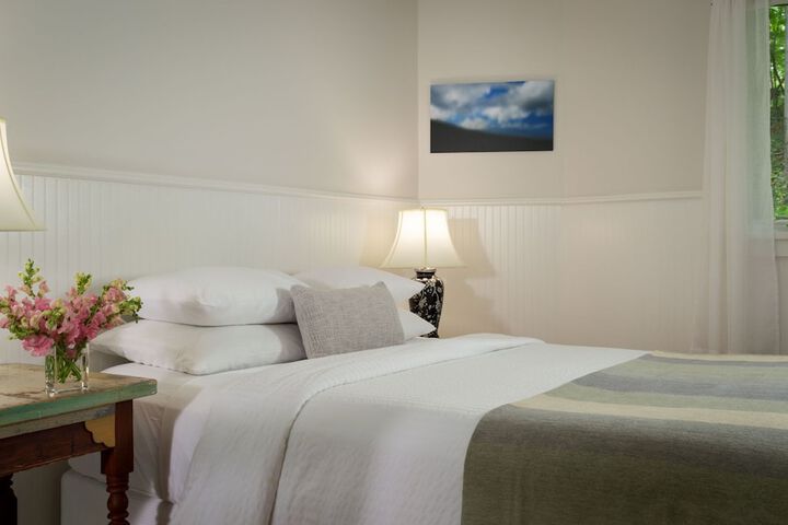 The Woodstock Inn on the Millstream