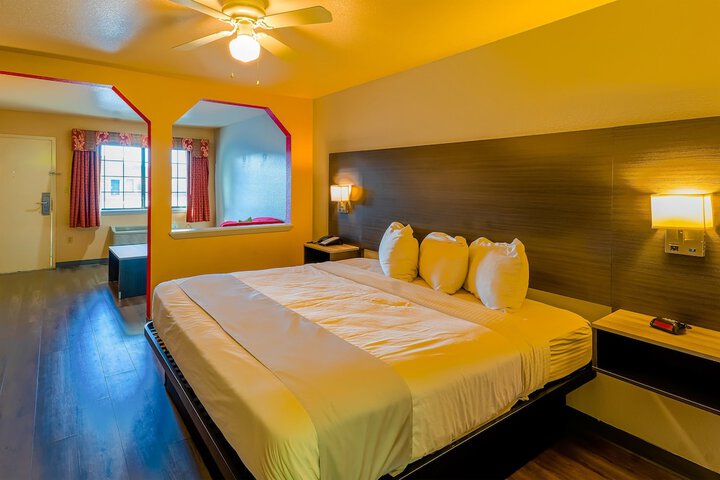 Room 34 of 49